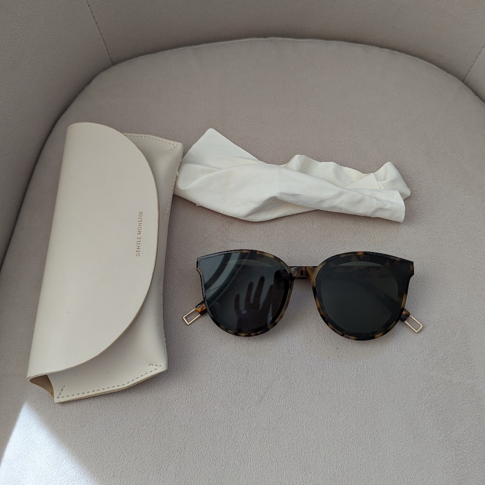 Gentle Monster Black Peter Tortoise Sunglasses